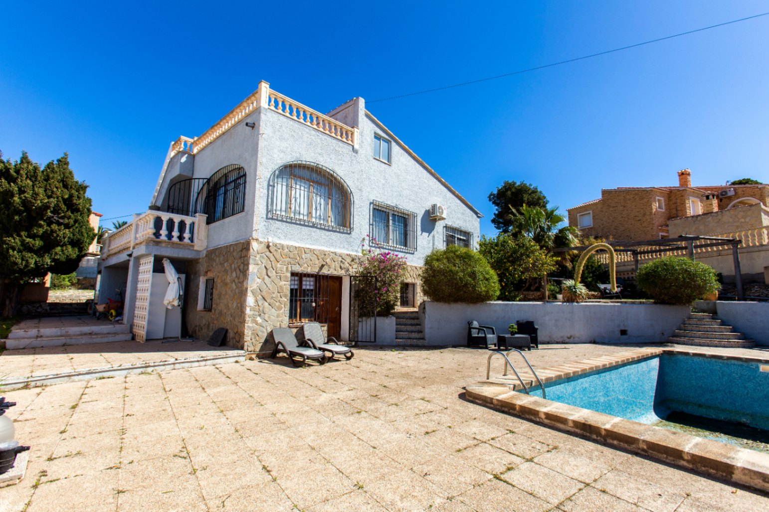 CA.H-485-1.jpeg Villa met zwembad te renoveren in Calpe