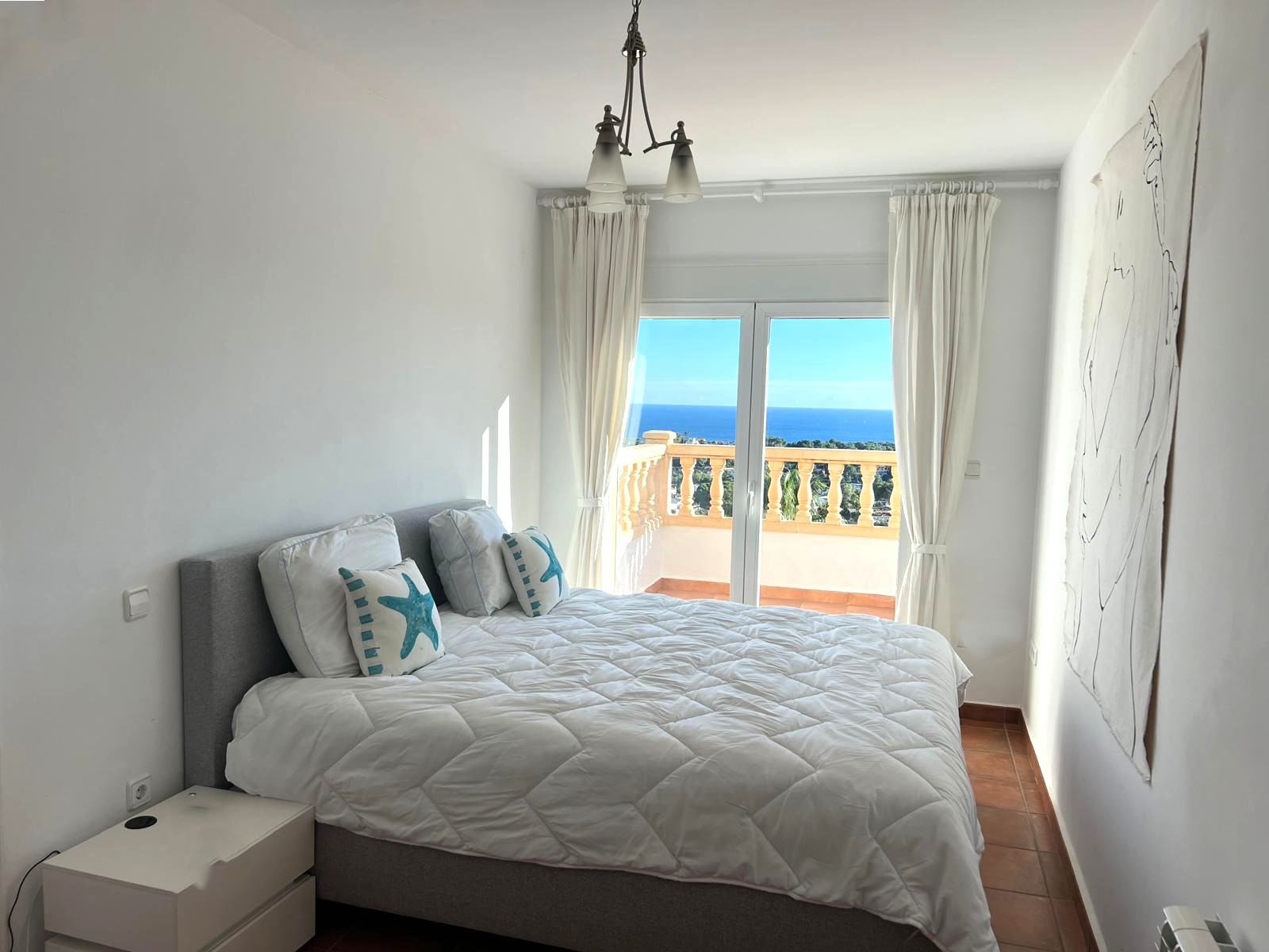 Ruime villa met zeezicht te koop in Moraira
