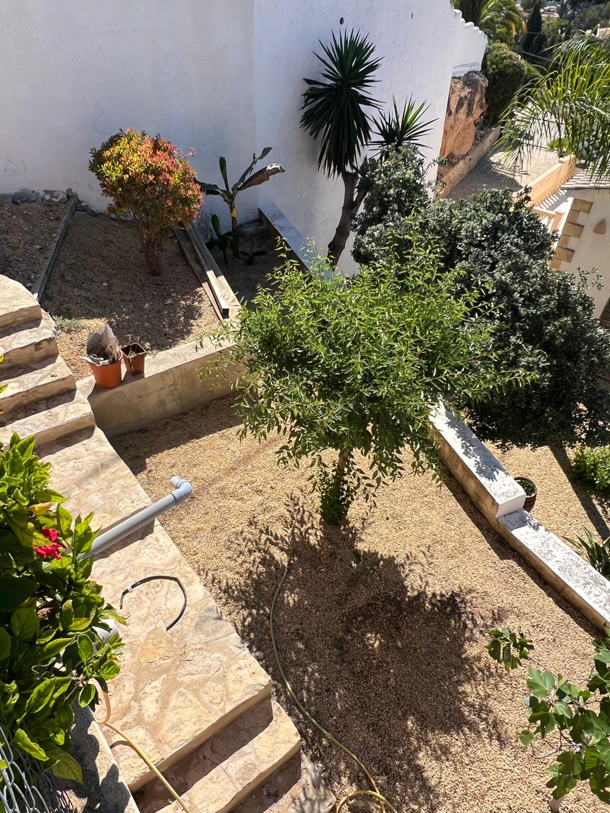 Ruime villa met zeezicht te koop in Moraira