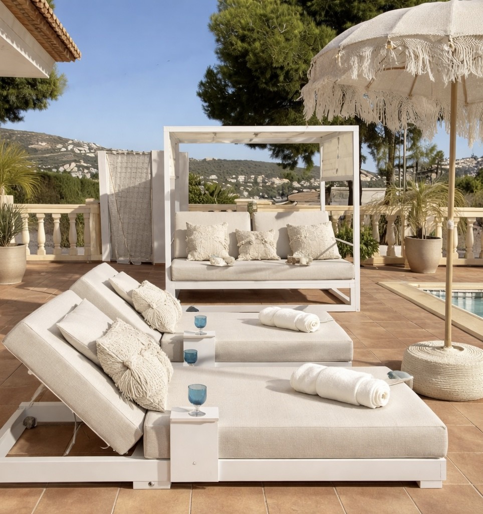 Ruime villa met zeezicht te koop in Moraira