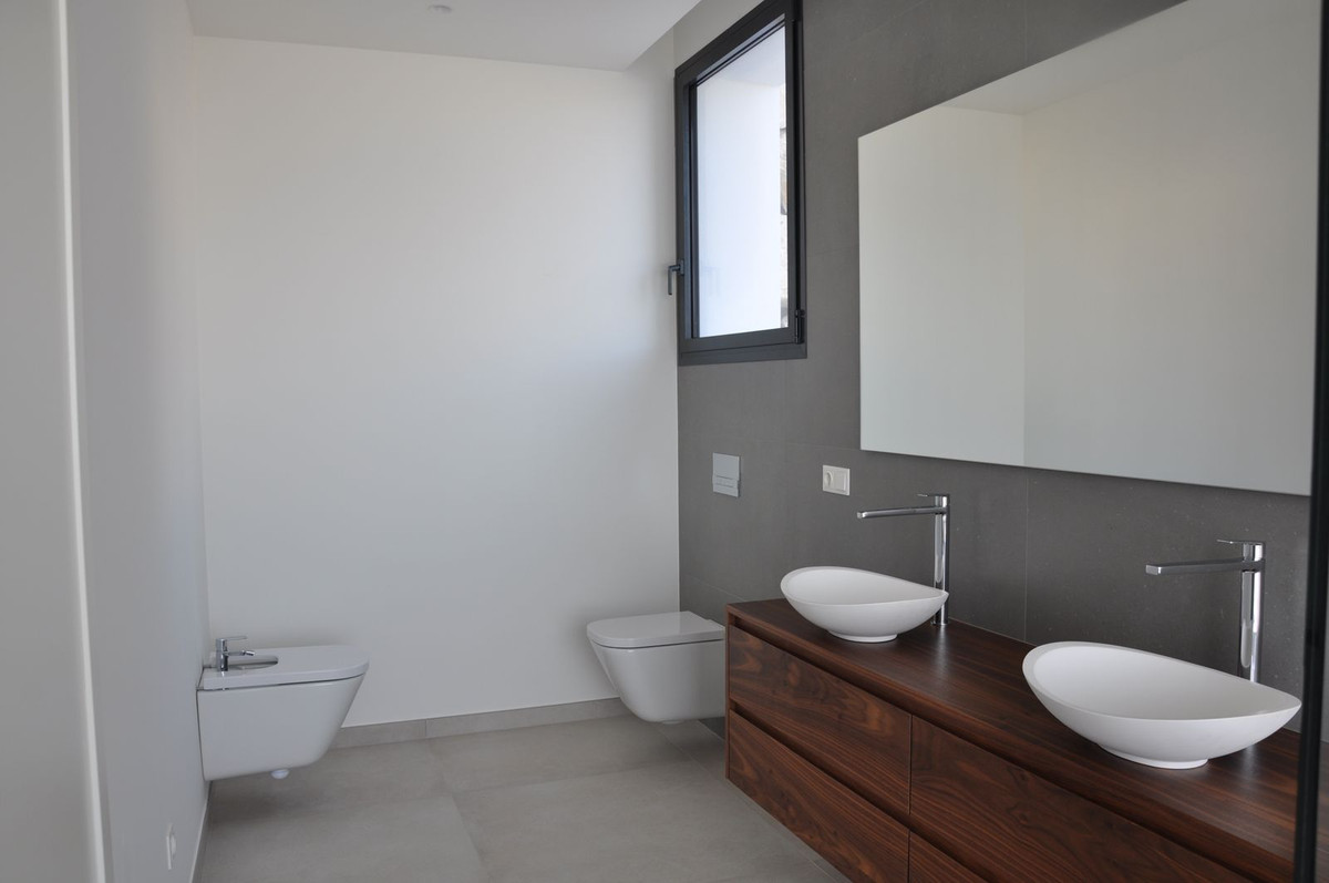 Instapklare moderne luxe villa met panoramisch zeezicht in Benissa