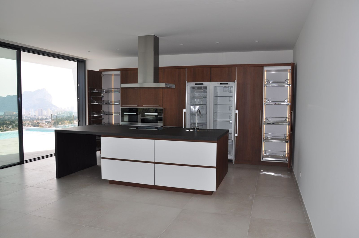Instapklare moderne luxe villa met panoramisch zeezicht in Benissa