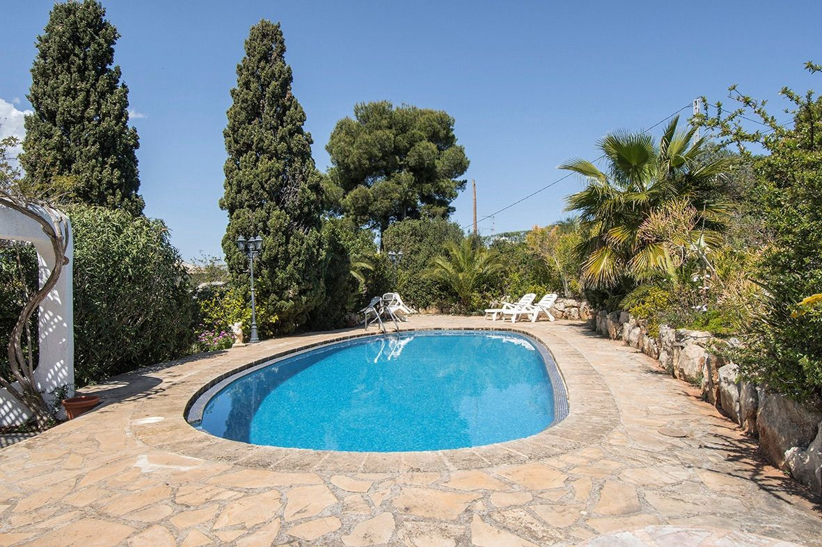 Villa met gastenverblijf op loopafstand van het strand in Javea