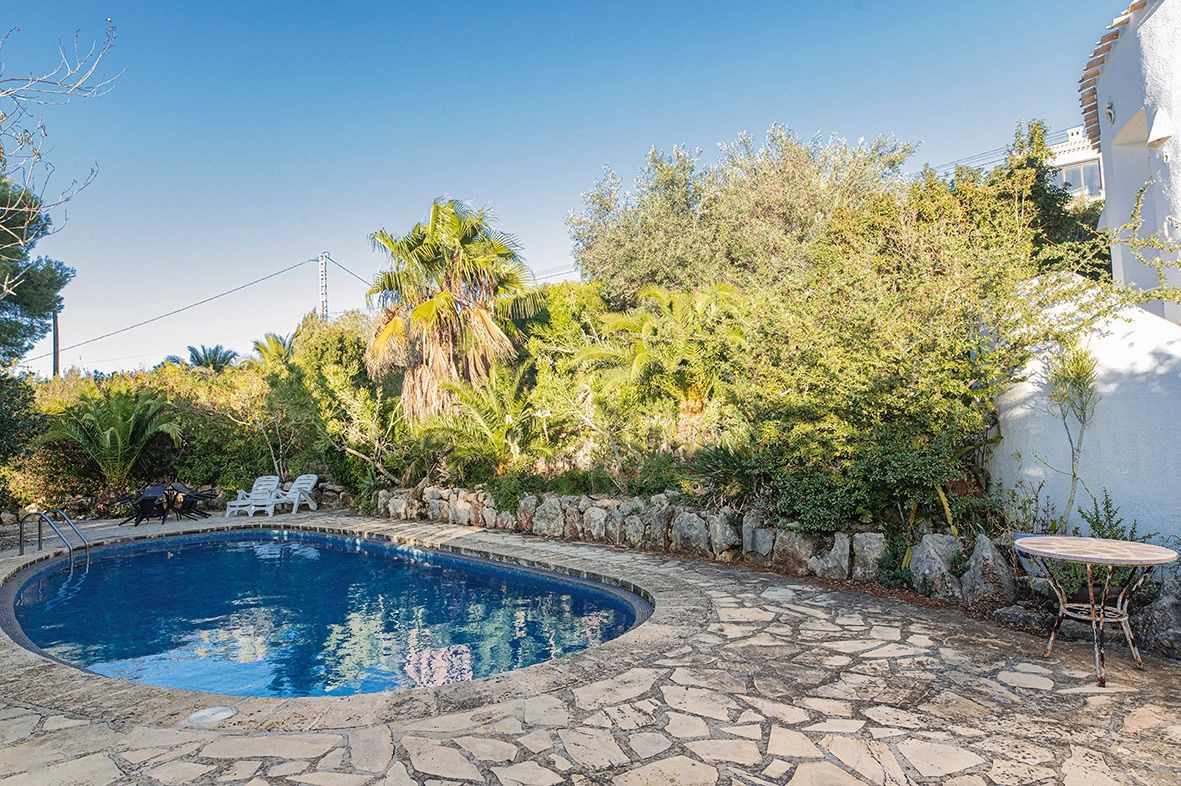 Villa met gastenverblijf op loopafstand van het strand in Javea