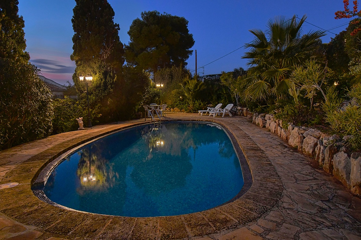 Villa met gastenverblijf op loopafstand van het strand in Javea