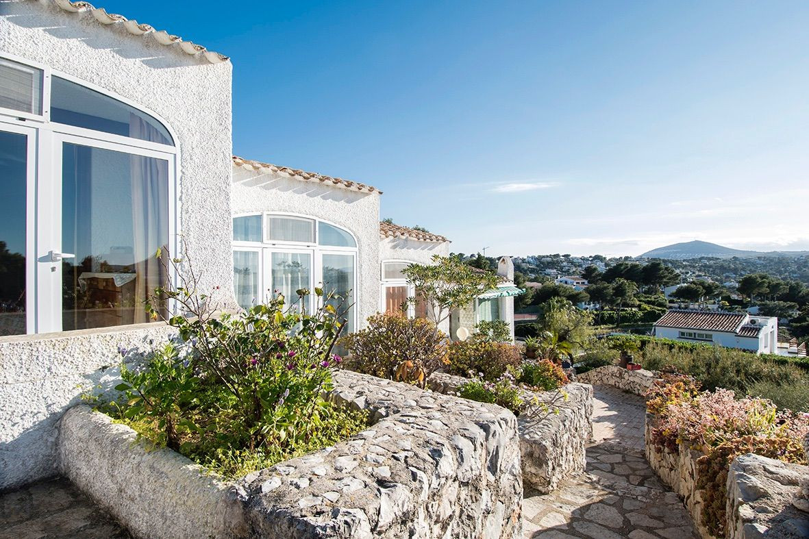 Villa met gastenverblijf op loopafstand van het strand in Javea