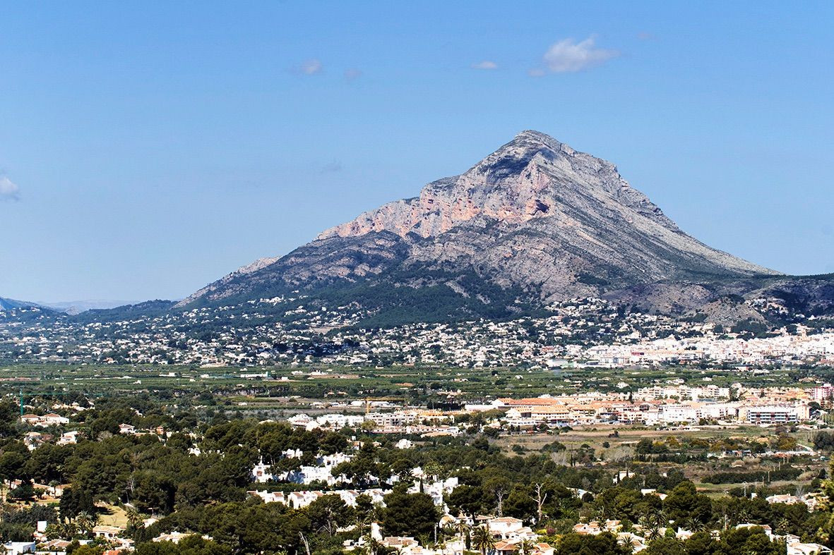 Villa met gastenverblijf op loopafstand van het strand in Javea