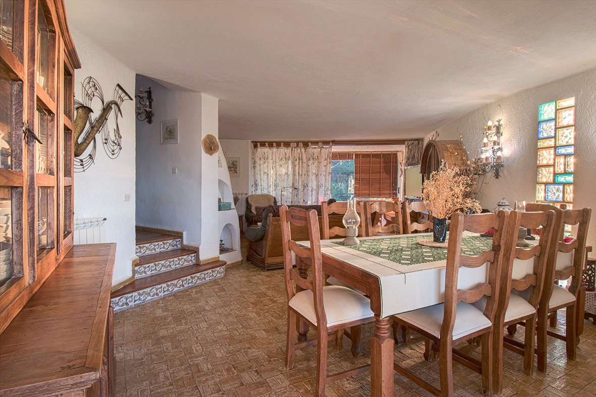Villa met gastenverblijf op loopafstand van het strand in Javea