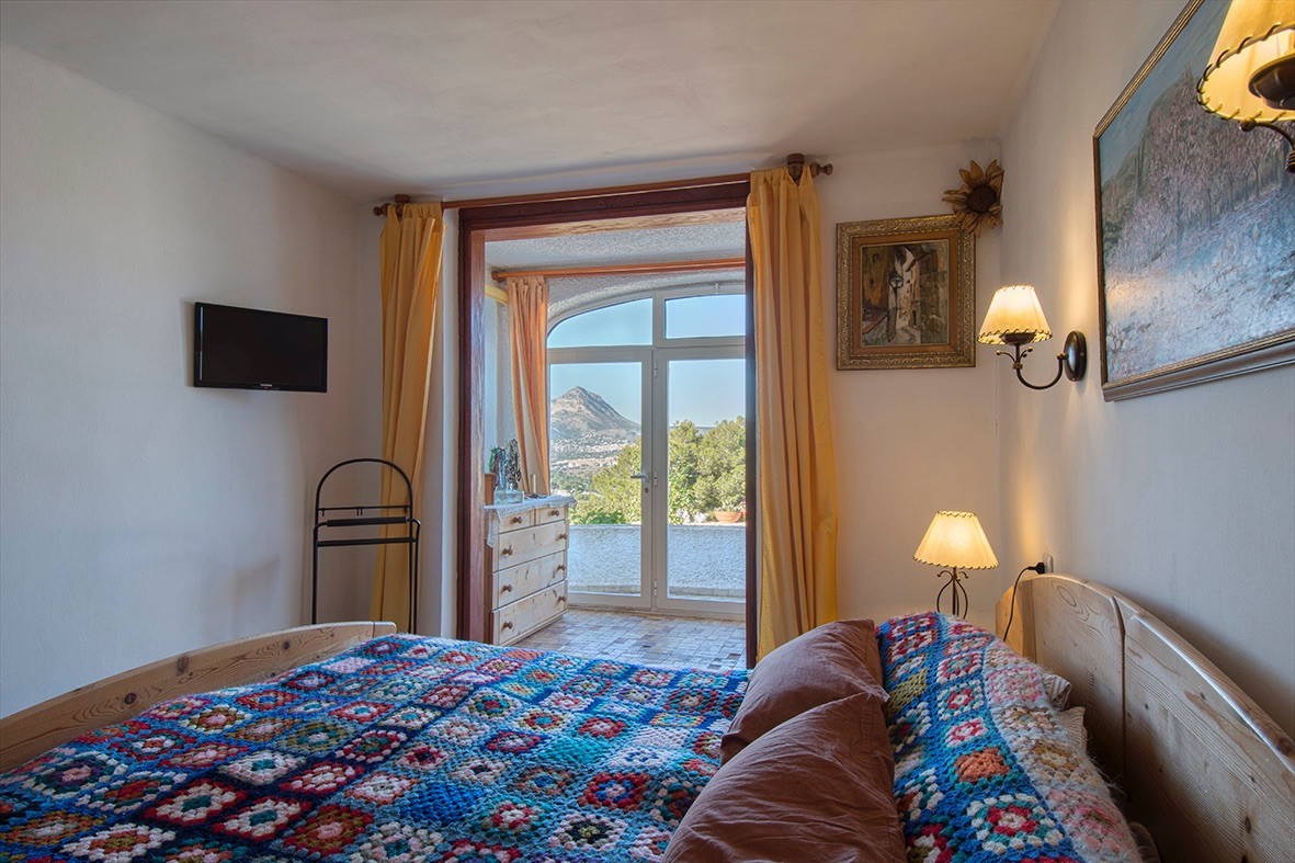 Villa met gastenverblijf op loopafstand van het strand in Javea