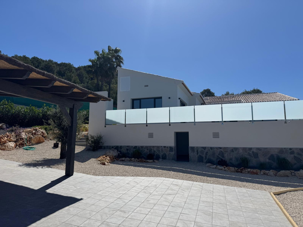 Nieuwbouw villa met uitzicht te koop in Javea