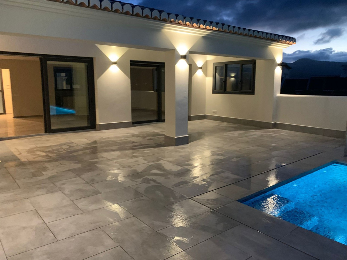 Nieuwbouw villa met uitzicht te koop in Javea