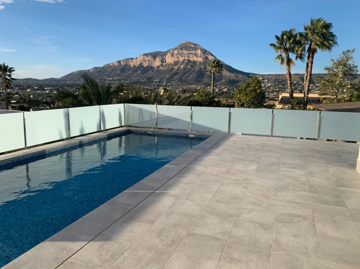 Nieuwbouw villa met uitzicht te koop in Javea