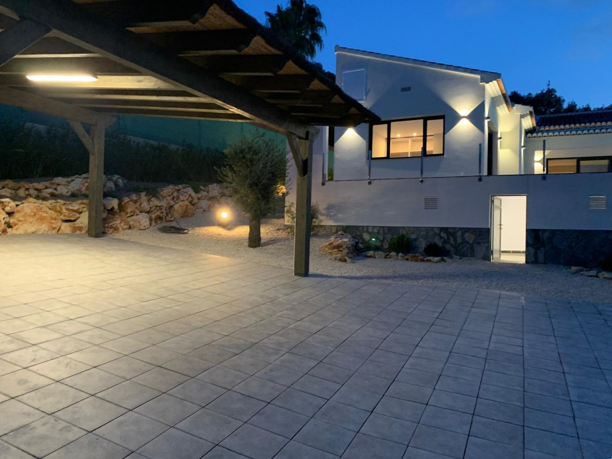 Nieuwbouw villa met uitzicht te koop in Javea