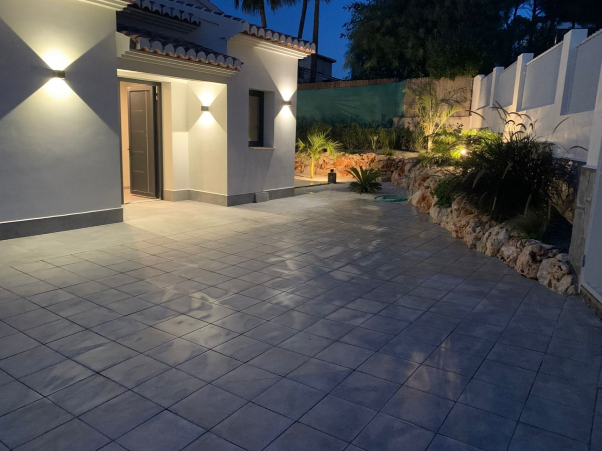Nieuwbouw villa met uitzicht te koop in Javea