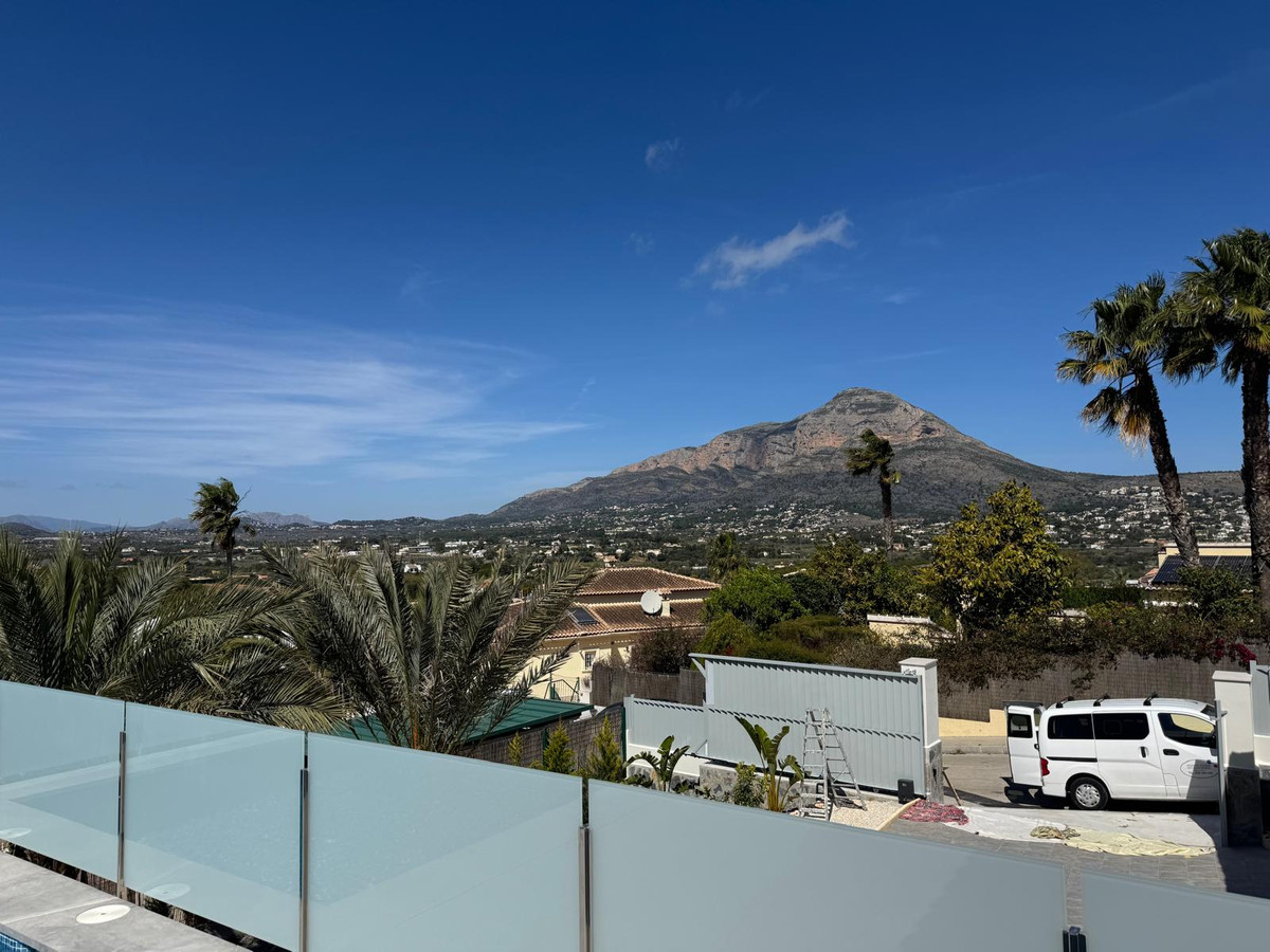 Nieuwbouw villa met uitzicht te koop in Javea