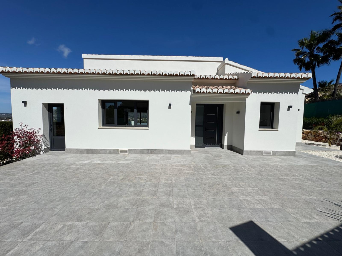 Nieuwbouw villa met uitzicht te koop in Javea