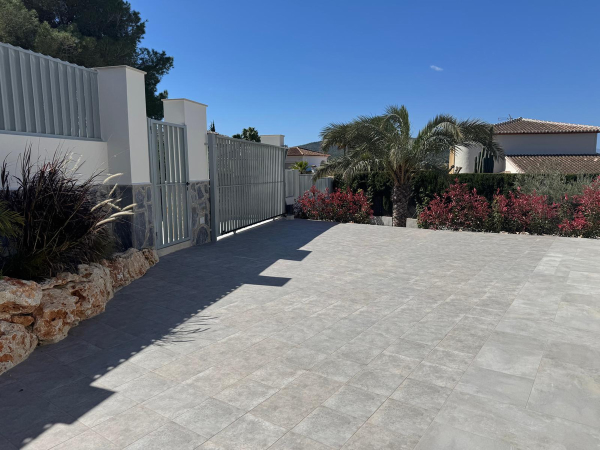 Nieuwbouw villa met uitzicht te koop in Javea