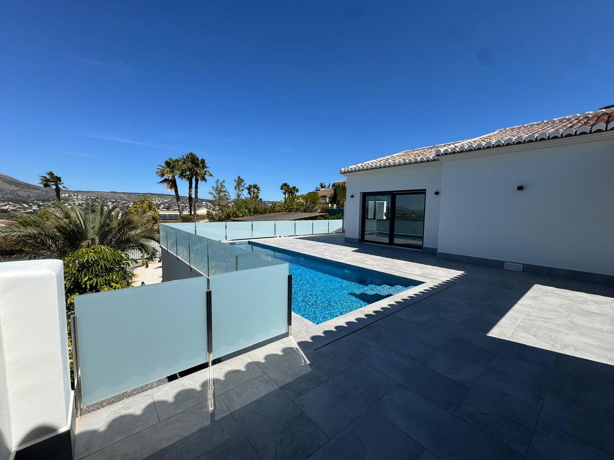 Nieuwbouw villa met uitzicht te koop in Javea