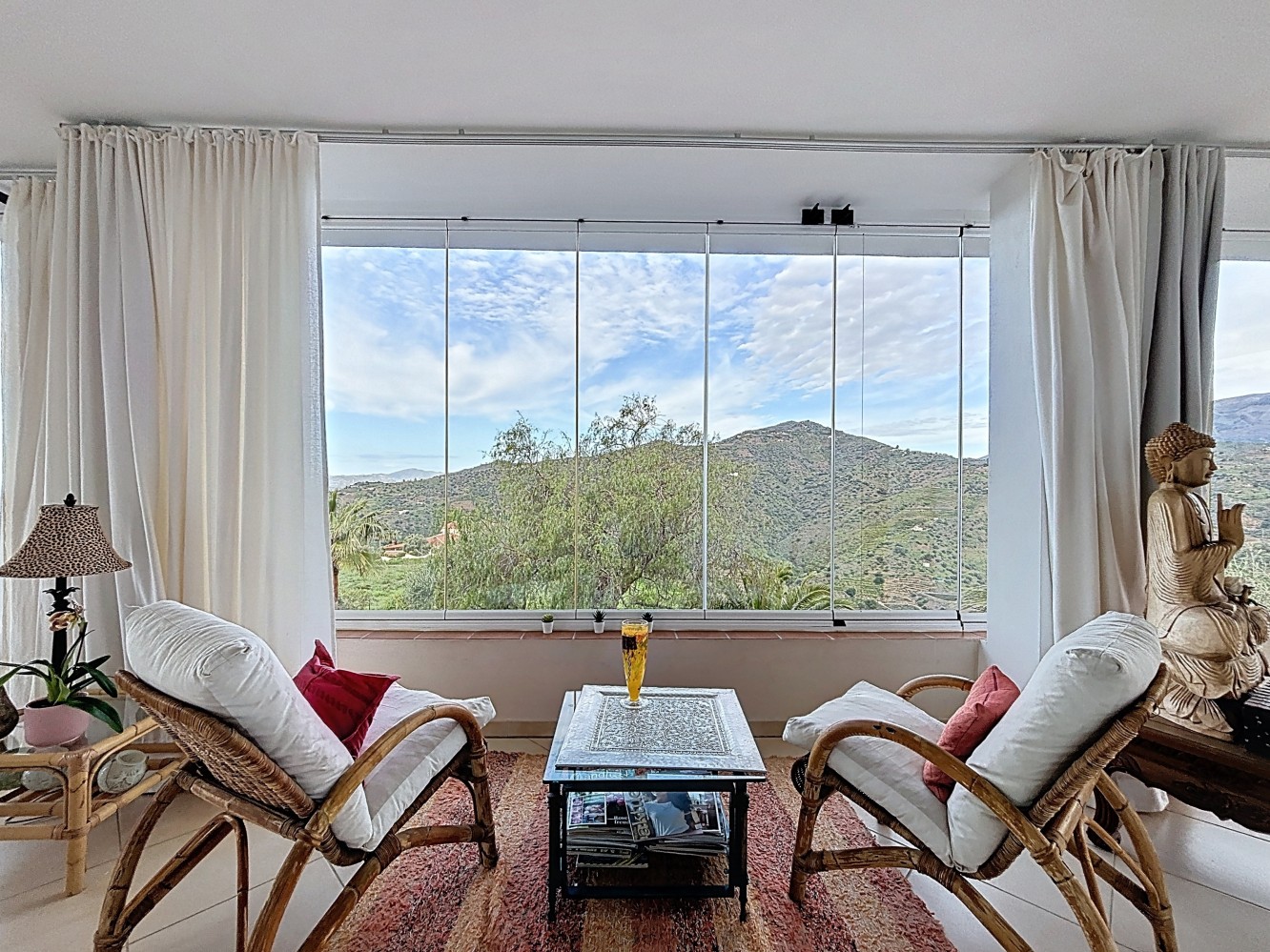 Villa te koop in Sayalonga