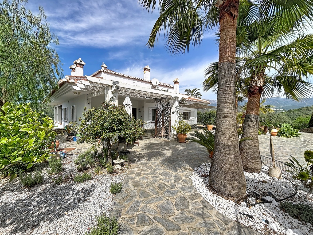 Villa te koop in Sayalonga