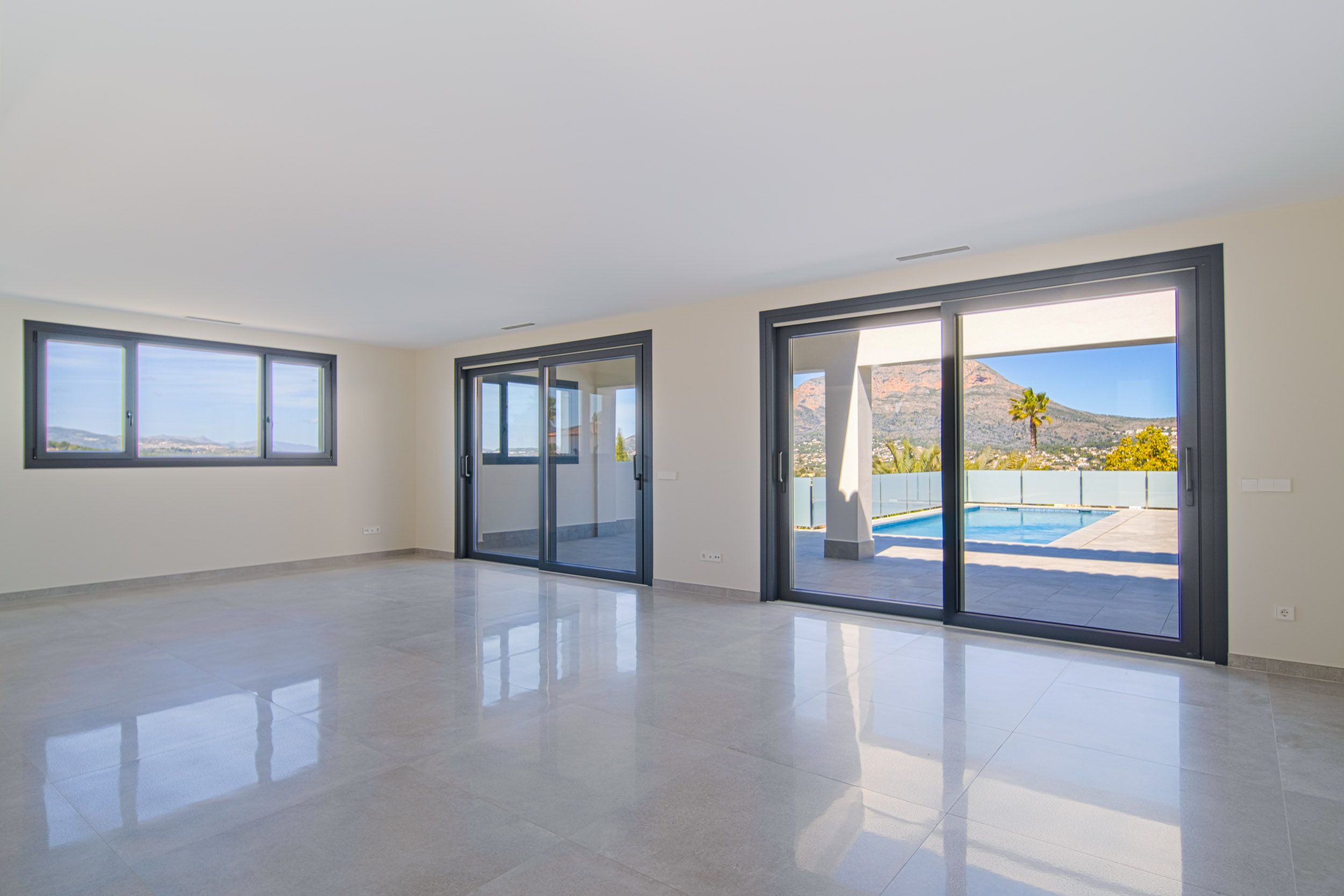 Instapklare nieuw villa te koop in Javea