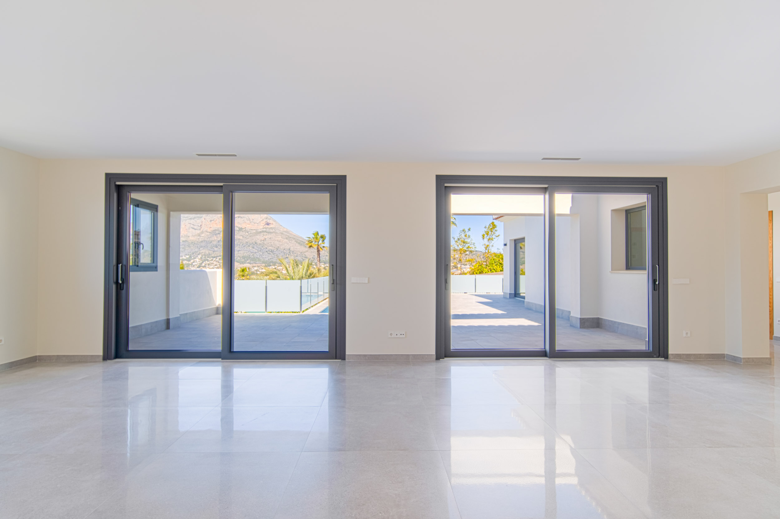 Instapklare nieuw villa te koop in Javea