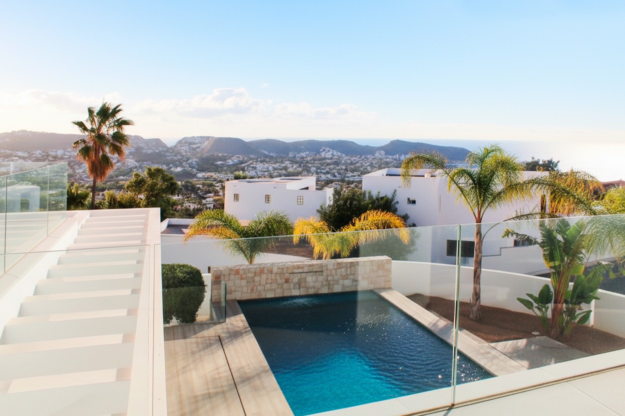 Luxe moderne villa met zeezicht in Moraira