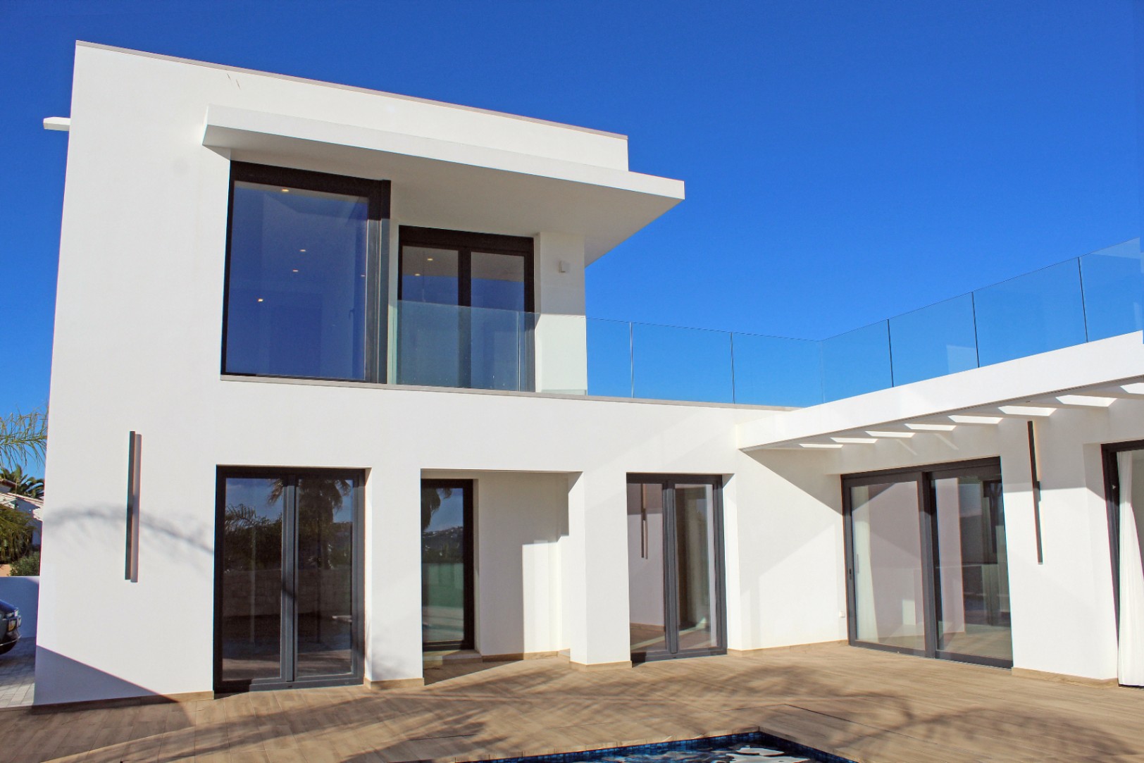 Luxe moderne villa met zeezicht in Moraira