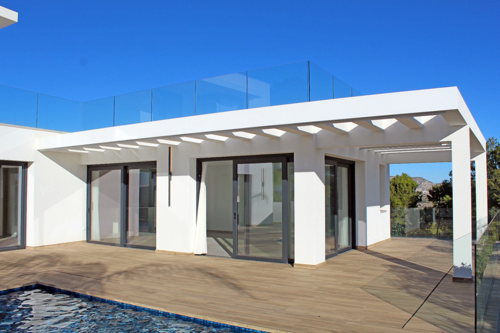 Luxe moderne villa met zeezicht in Moraira