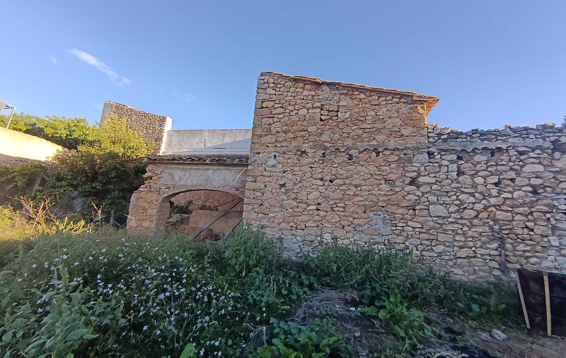 Renovatieproject te koop in Lliber