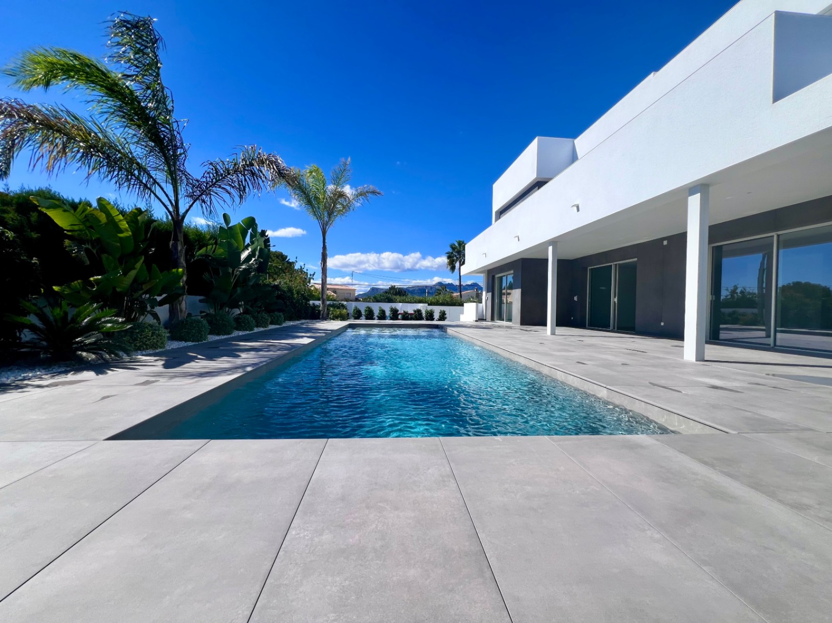 Nieuwbouw villa met uitzicht te koop in Benissa