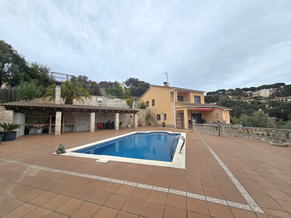 DP-96-MY02611-3 Villa te koop in Vidreres