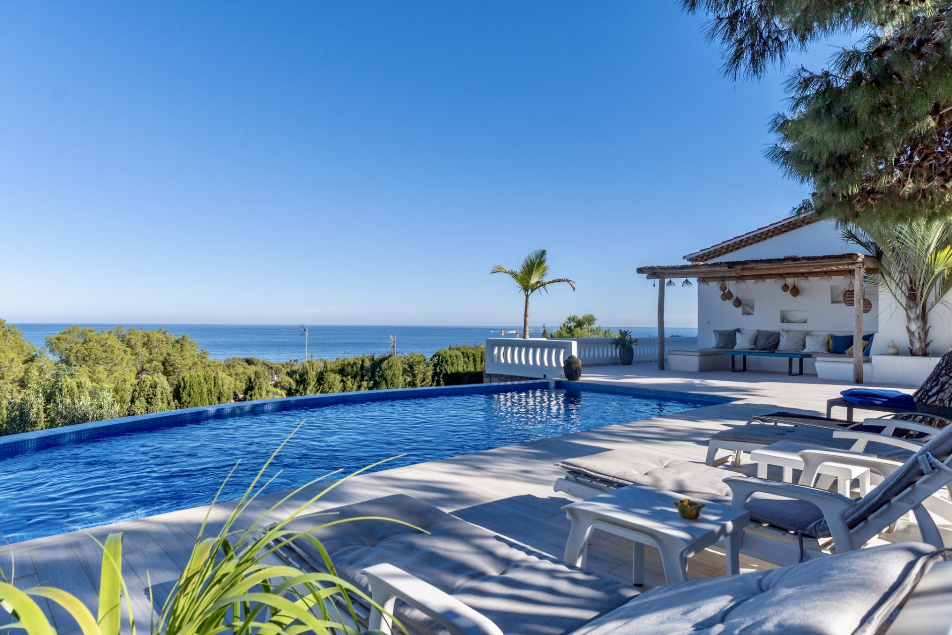 Exclusieve villa met panoramisch zeezicht in Las Rotas – Dénia