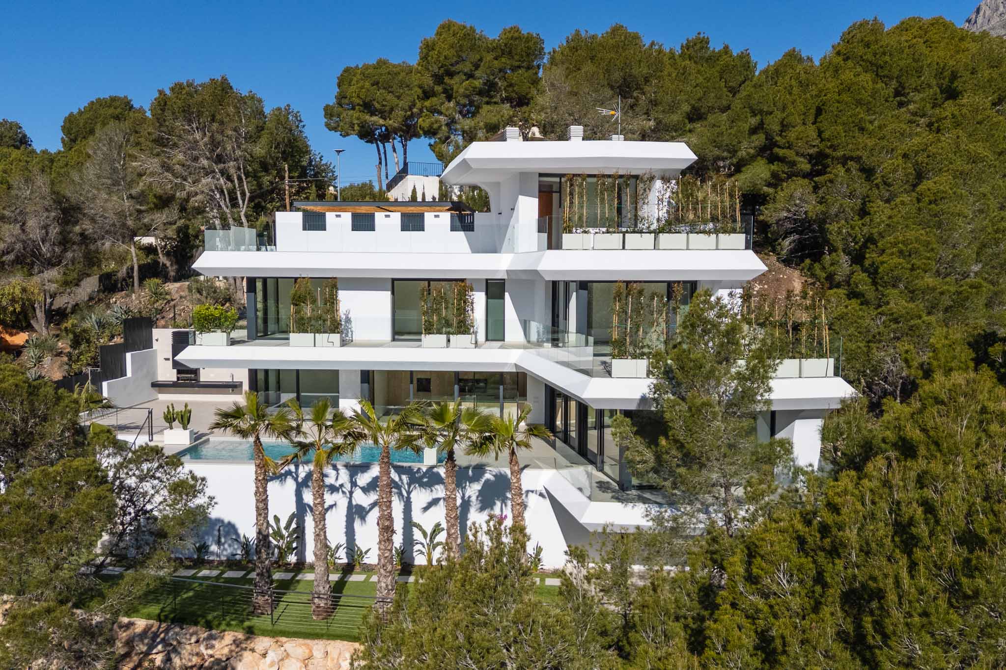 Luxe villa met zeezicht te koop in Altea