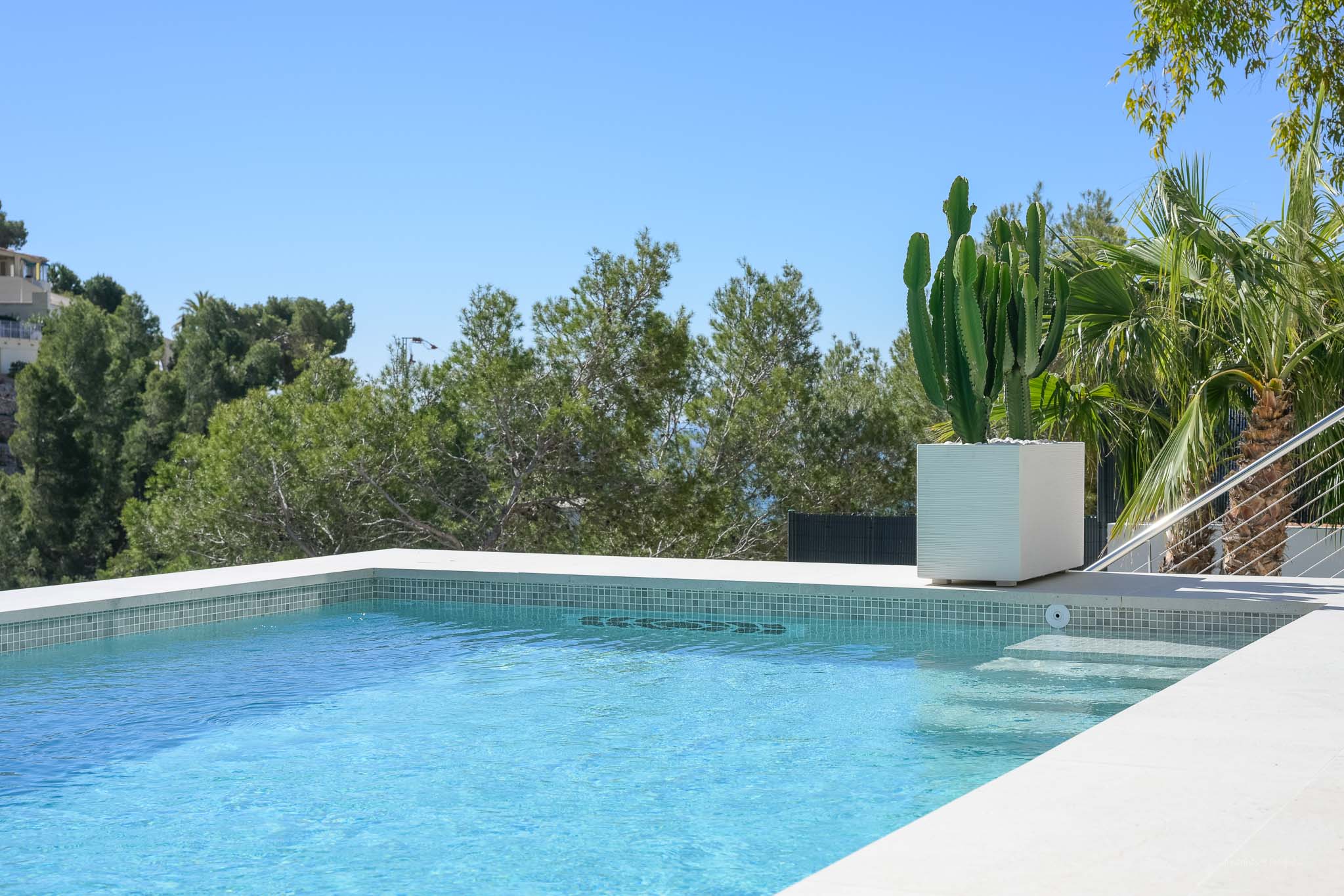 Luxe villa met zeezicht te koop in Altea
