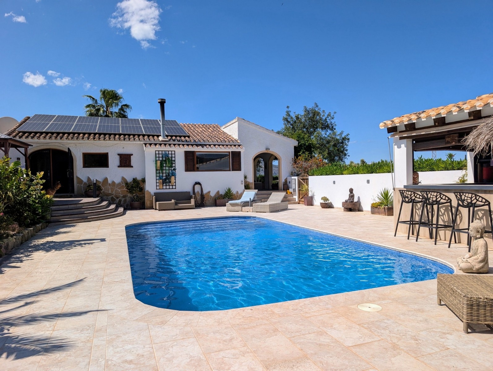 Schitterend landgoed met gastenverblijven en 2 zwembaden in Javea