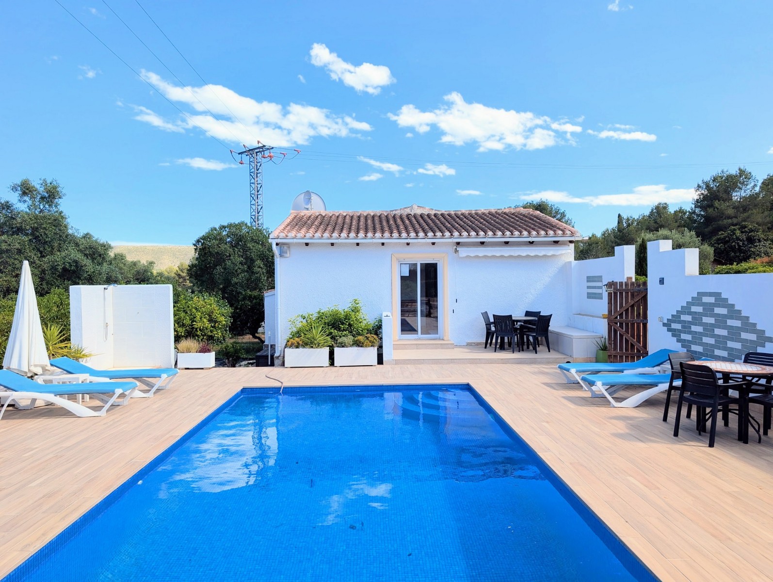 Schitterend landgoed met gastenverblijven en 2 zwembaden in Javea