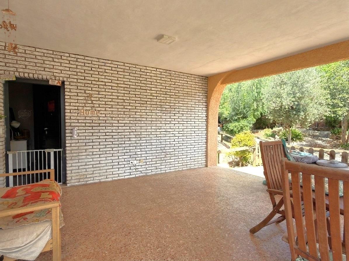 Gerenoveerde villa met bergzicht in Naquera