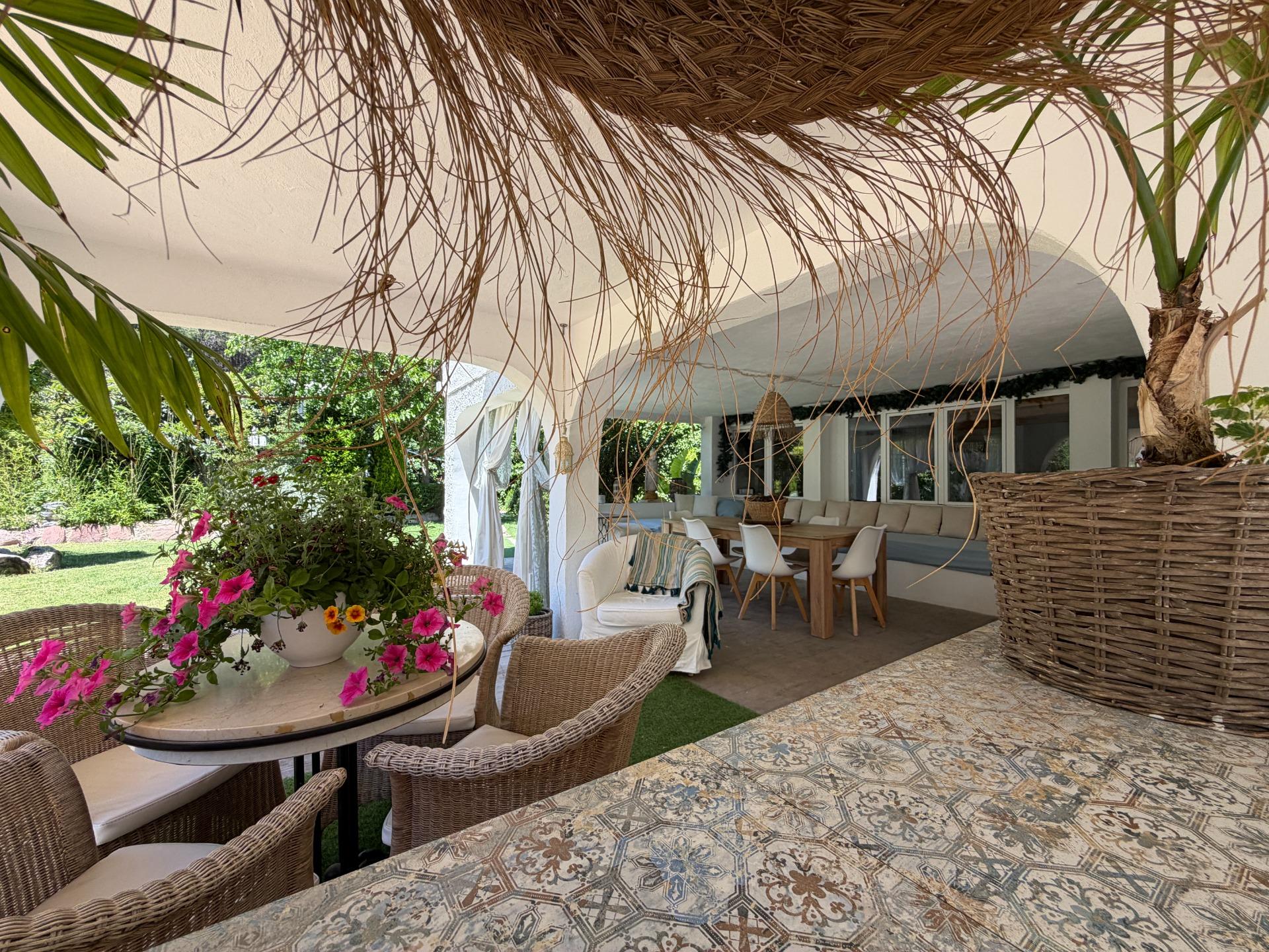 Prachtig gerenoveerde villa met spectaculaire tuin in Naquera