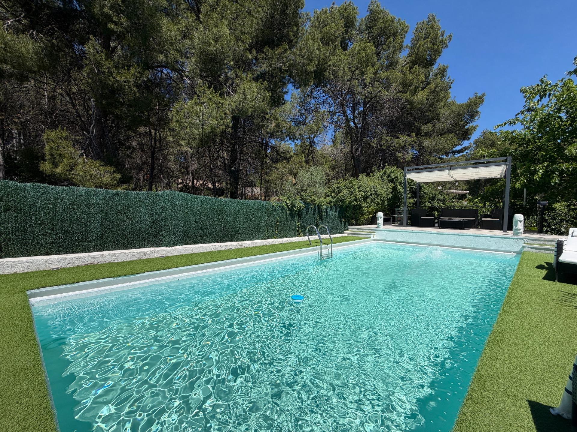 Prachtig gerenoveerde villa met spectaculaire tuin in Naquera