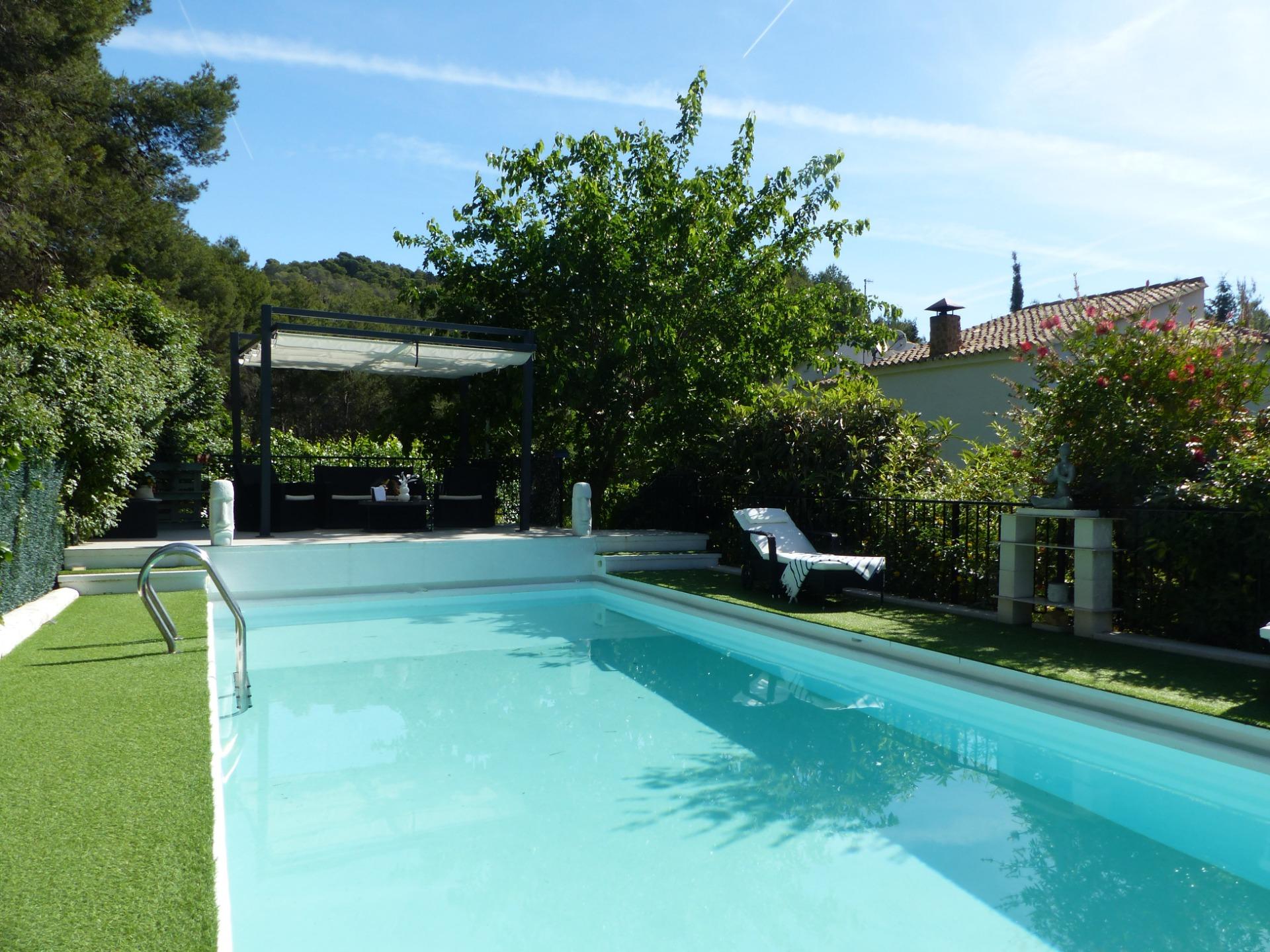 Prachtig gerenoveerde villa met spectaculaire tuin in Naquera