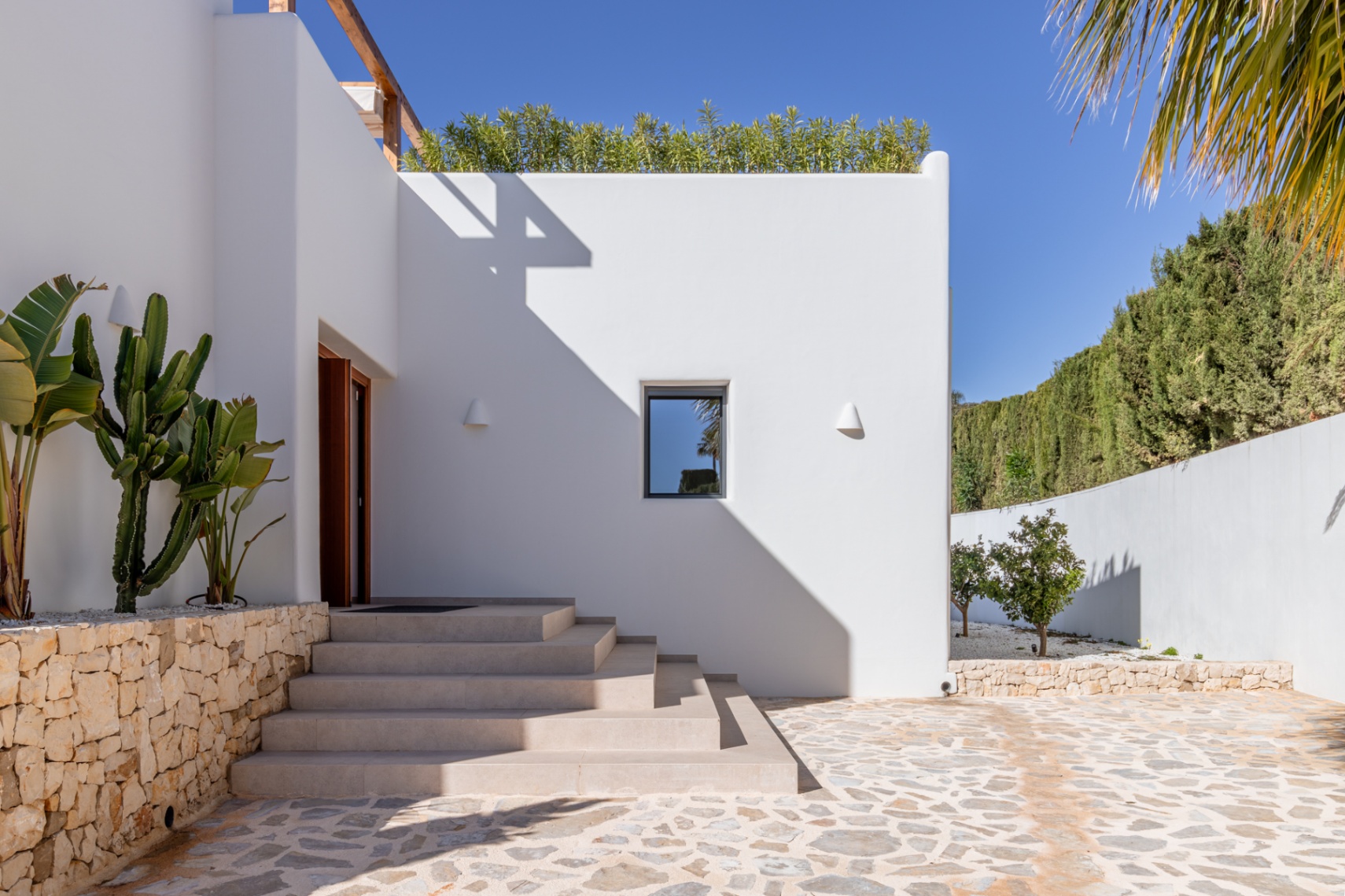 Exclusieve Ibiza-stijl nieuwbouwvilla met zeezicht in Moraira