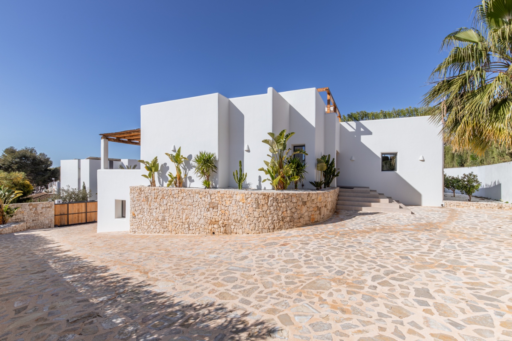 Exclusieve Ibiza-stijl nieuwbouwvilla met zeezicht in Moraira