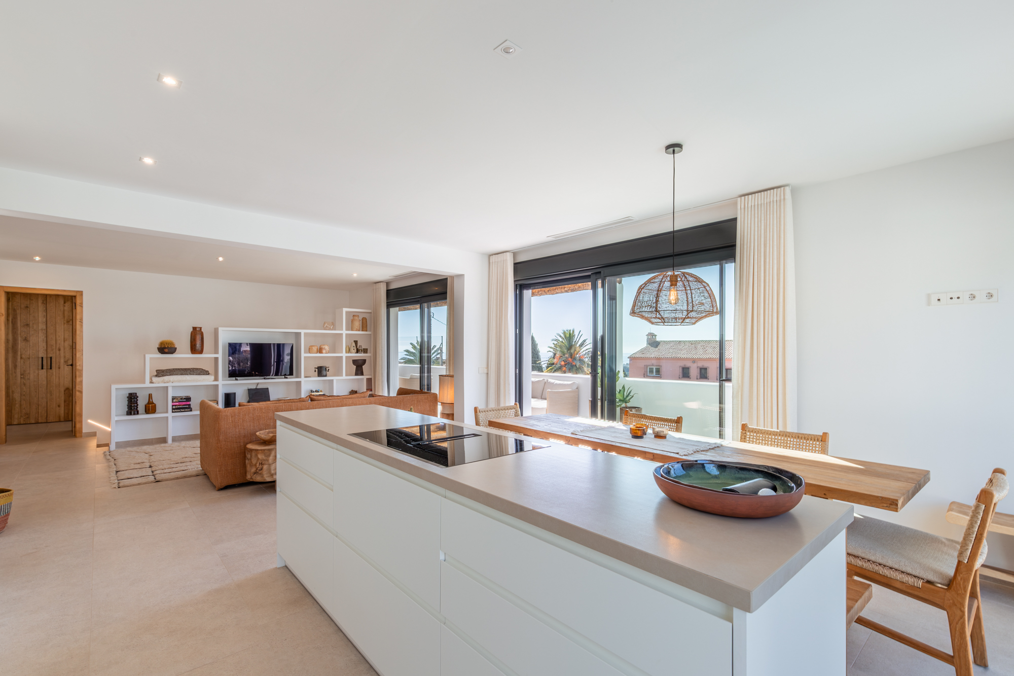 Exclusieve Ibiza-stijl nieuwbouwvilla met zeezicht in Moraira