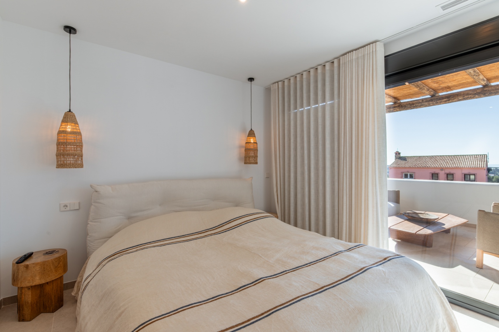 Exclusieve Ibiza-stijl nieuwbouwvilla met zeezicht in Moraira