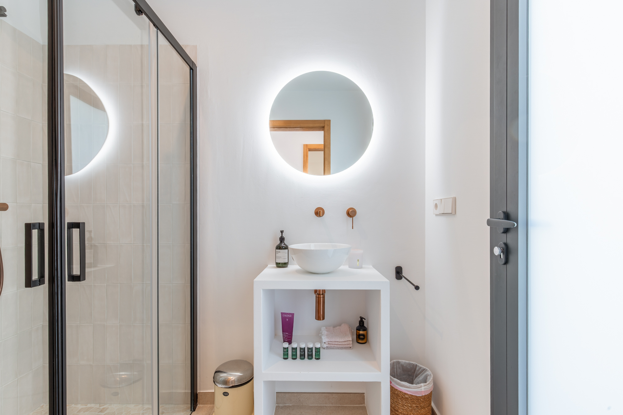 Exclusieve Ibiza-stijl nieuwbouwvilla met zeezicht in Moraira