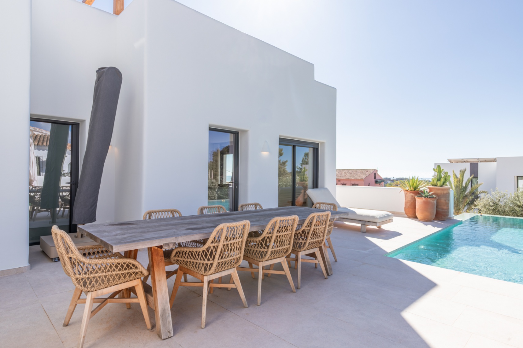 Exclusieve Ibiza-stijl nieuwbouwvilla met zeezicht in Moraira