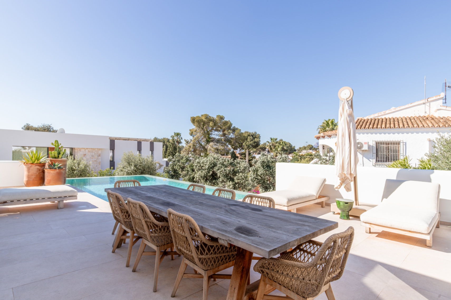 Exclusieve Ibiza-stijl nieuwbouwvilla met zeezicht in Moraira