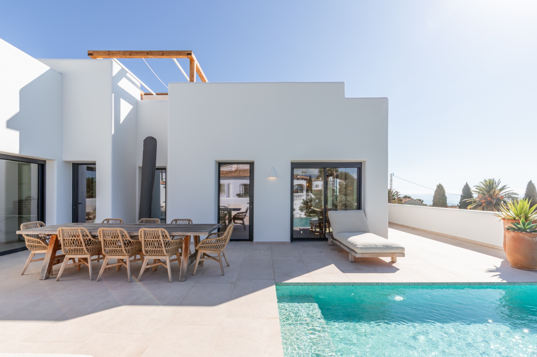 Exclusieve Ibiza-stijl nieuwbouwvilla met zeezicht in Moraira