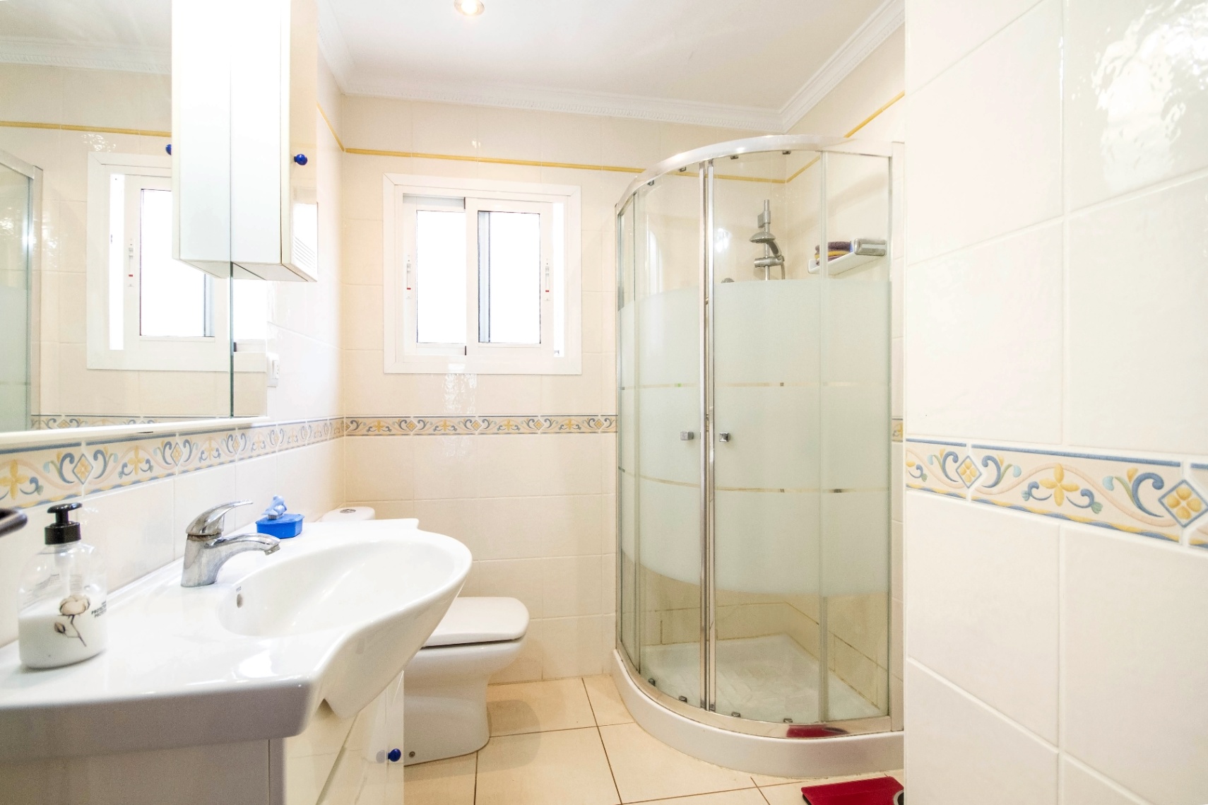 Charmante villa met zelfstandig appartement in Orba
